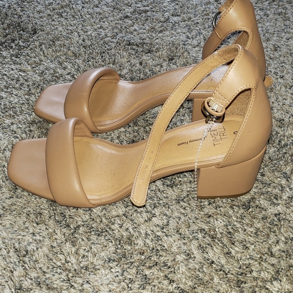 Time and Tru Shoes - Time and Tru| Tan Block Heel Sandals